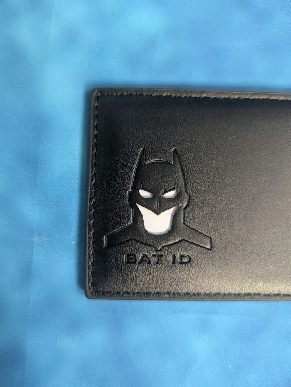 Bat ID Horizontal Laser Cut Batman Card Holder Wallet Black NIB - Picture 2 of 7